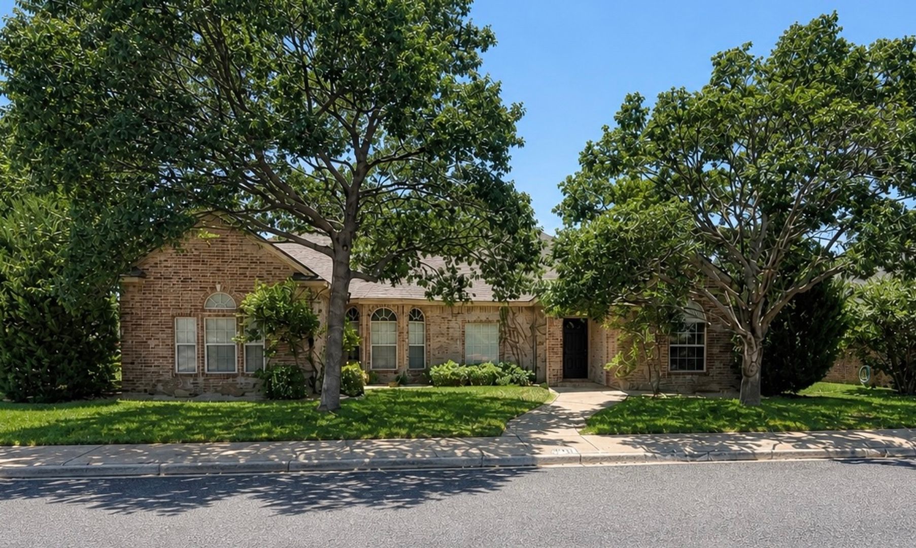 Wolfforth House: 311 Longhorn Street