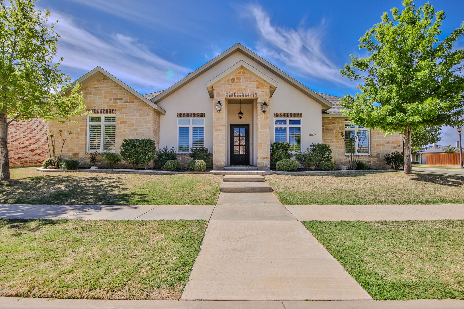 Lubbock House: 4807 116th Street