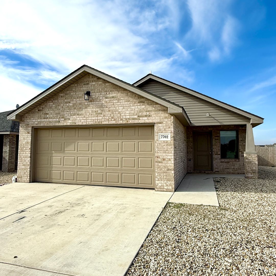 Lubbock House: 7702 Elm Avenue