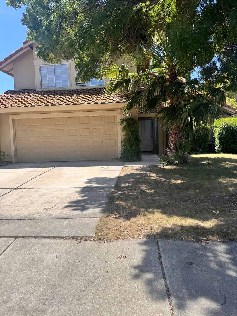Tracy House: 180 Cedar Mountain Dr