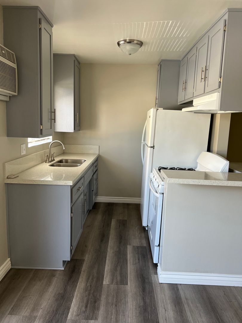 1400 Gramercy Pl 3 of 8