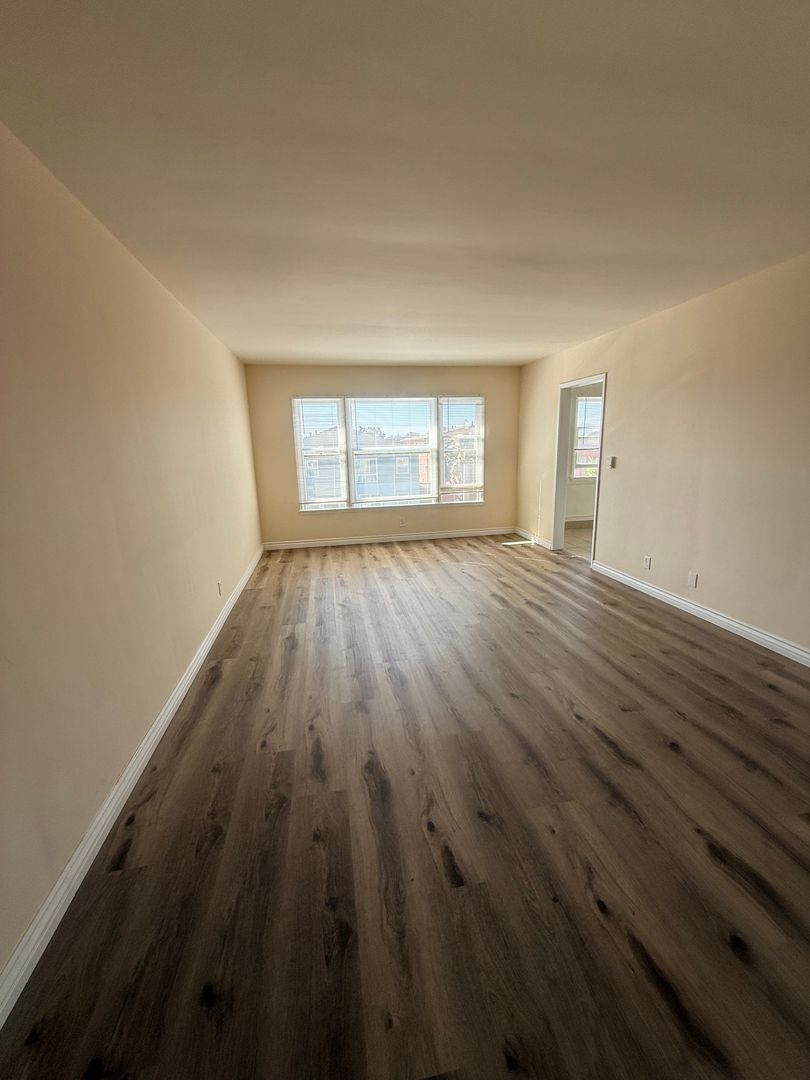 Los Angeles Apartment: 4156 - 4164 Somerset Dr