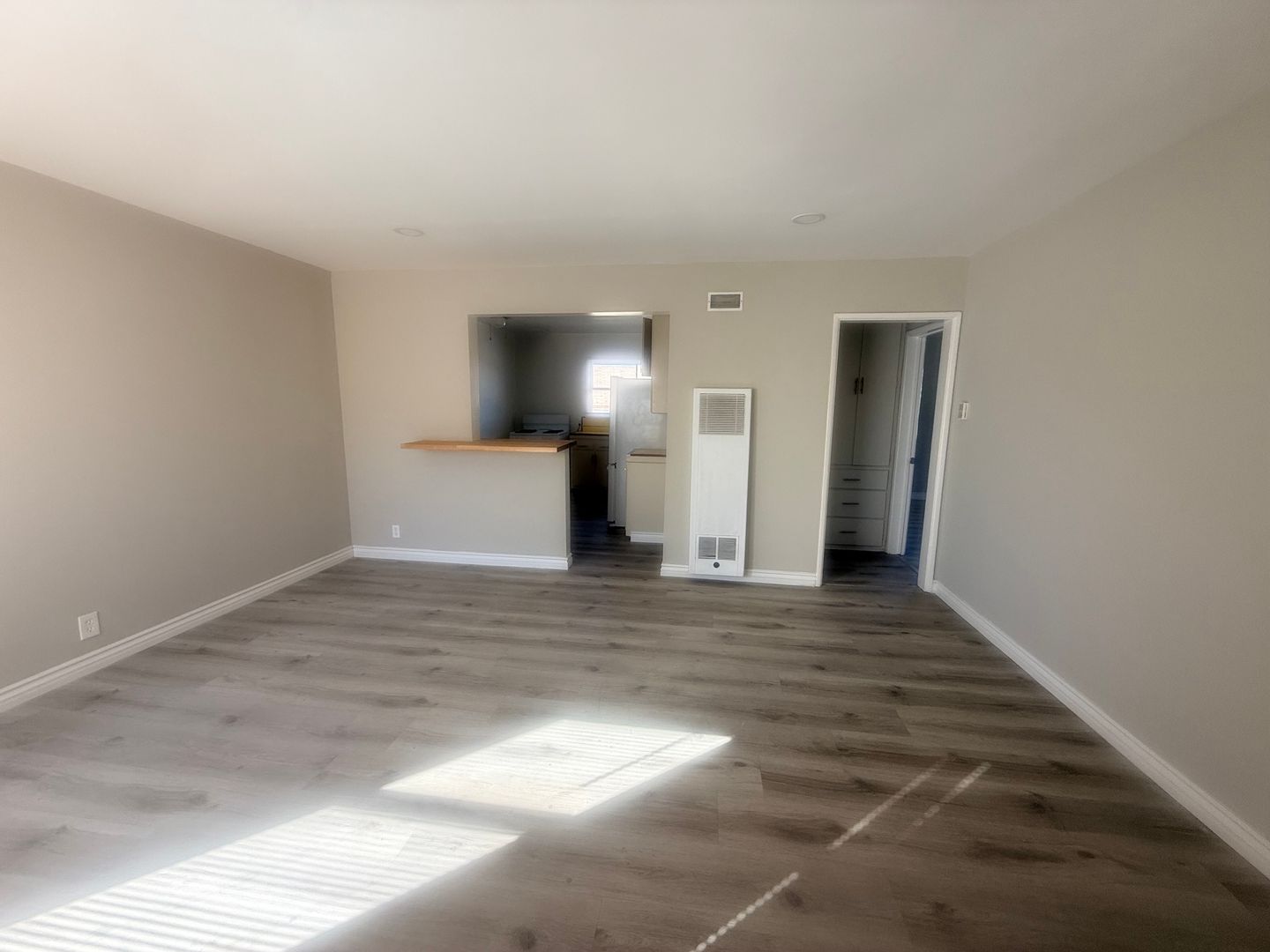 Los Angeles Apartment: 4144 - 4152 Somerset Dr