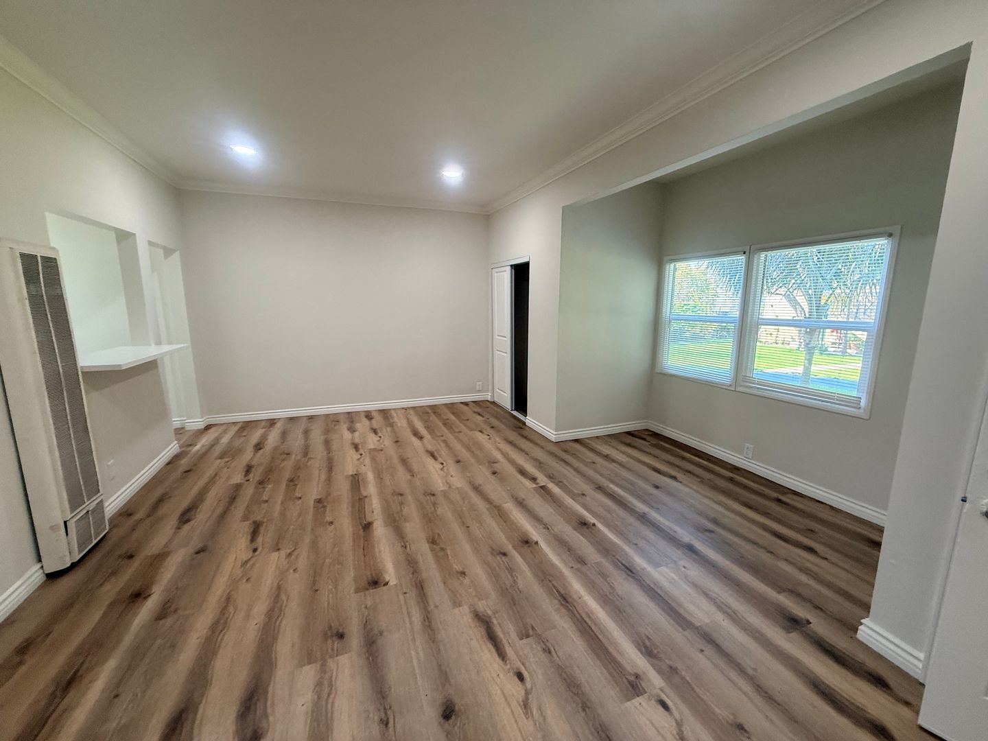 Los Angeles Apartment: 2199 W. 26th Place