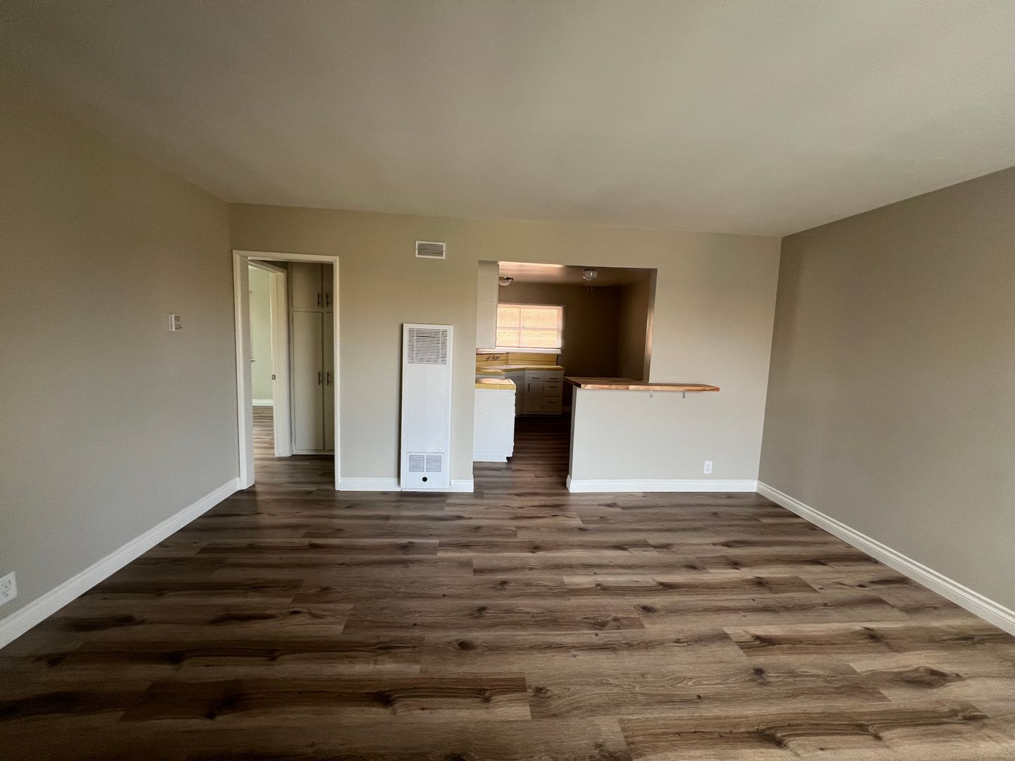 Los Angeles Apartment: 4144 - 4152 Somerset Dr