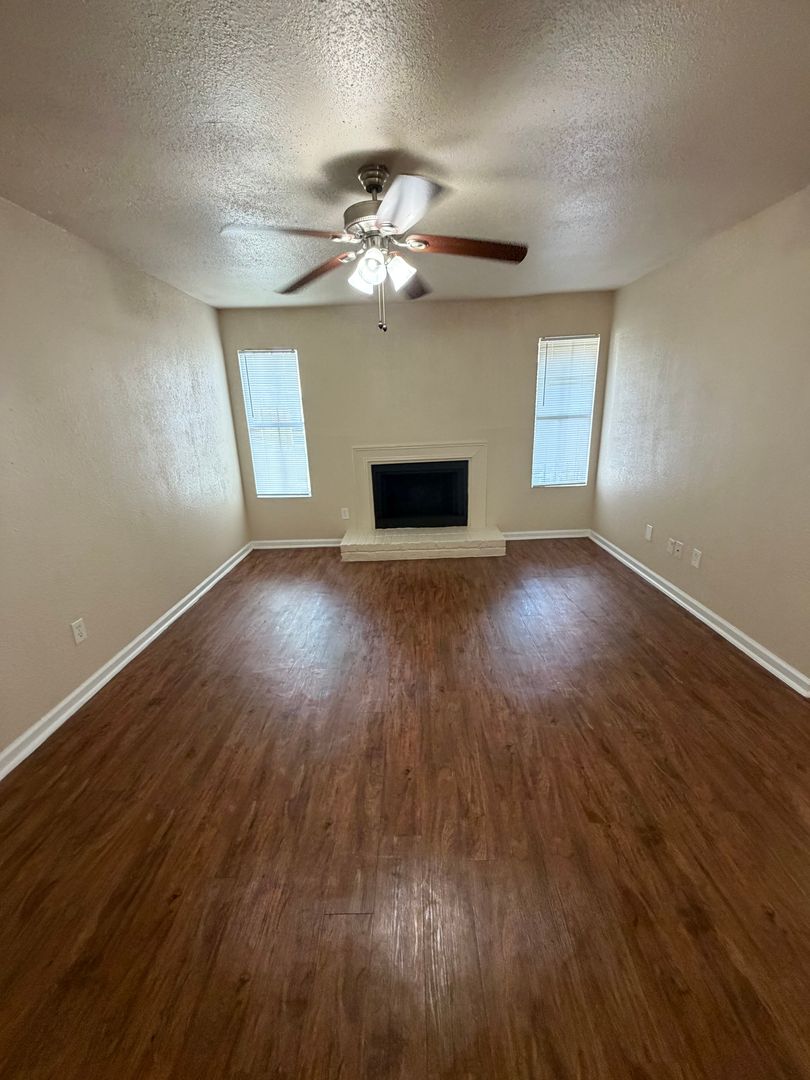 Houston Apartment: 7255 Corporate Dr