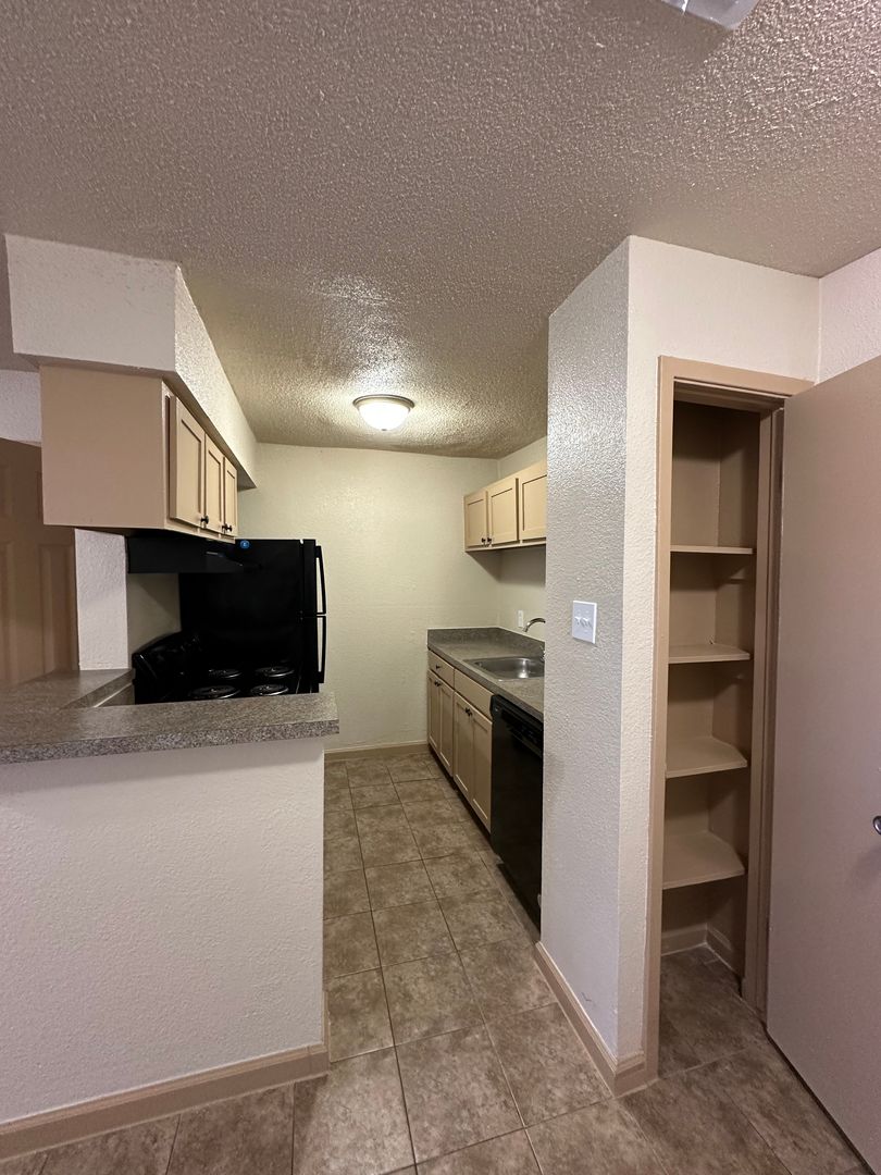 Houston Apartment: 7255 Corporate Dr