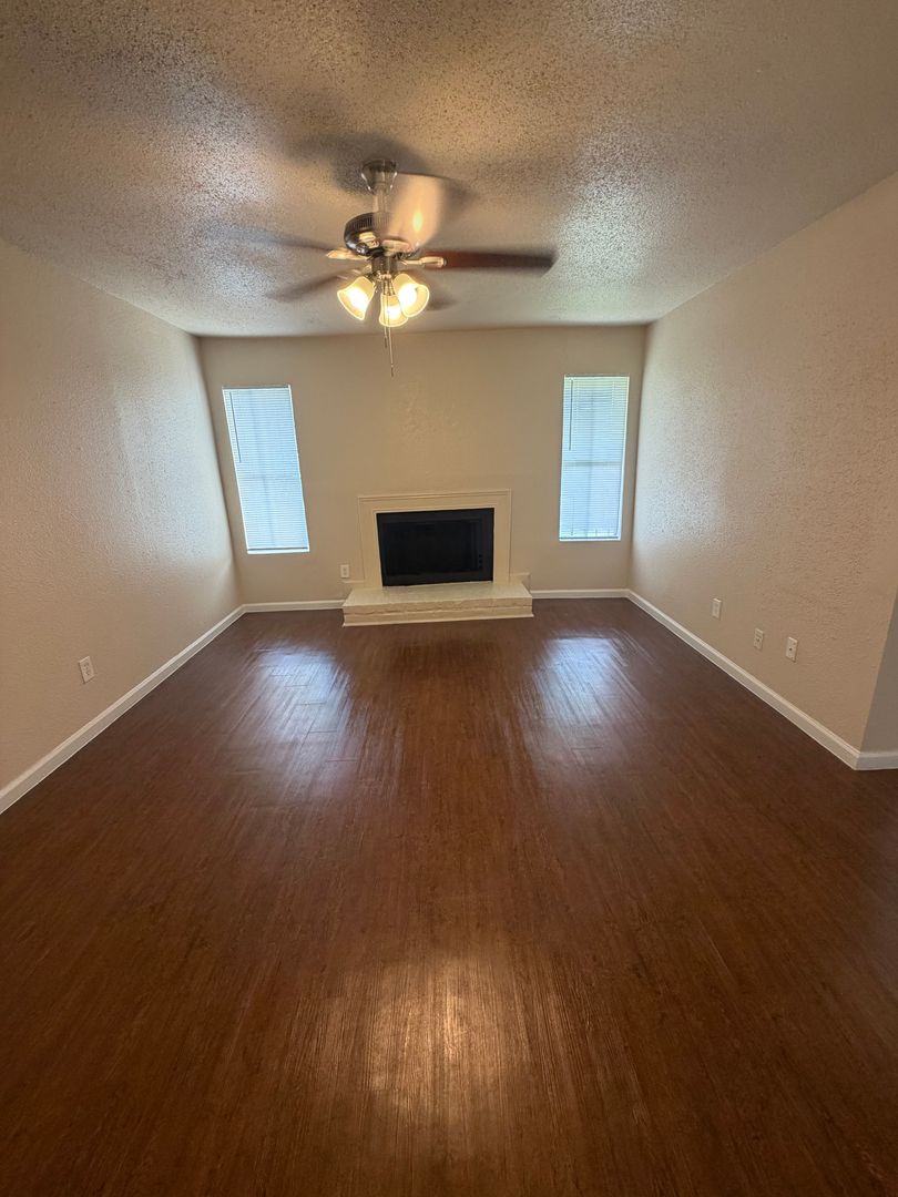 Houston Apartment: 7255 Corporate Dr