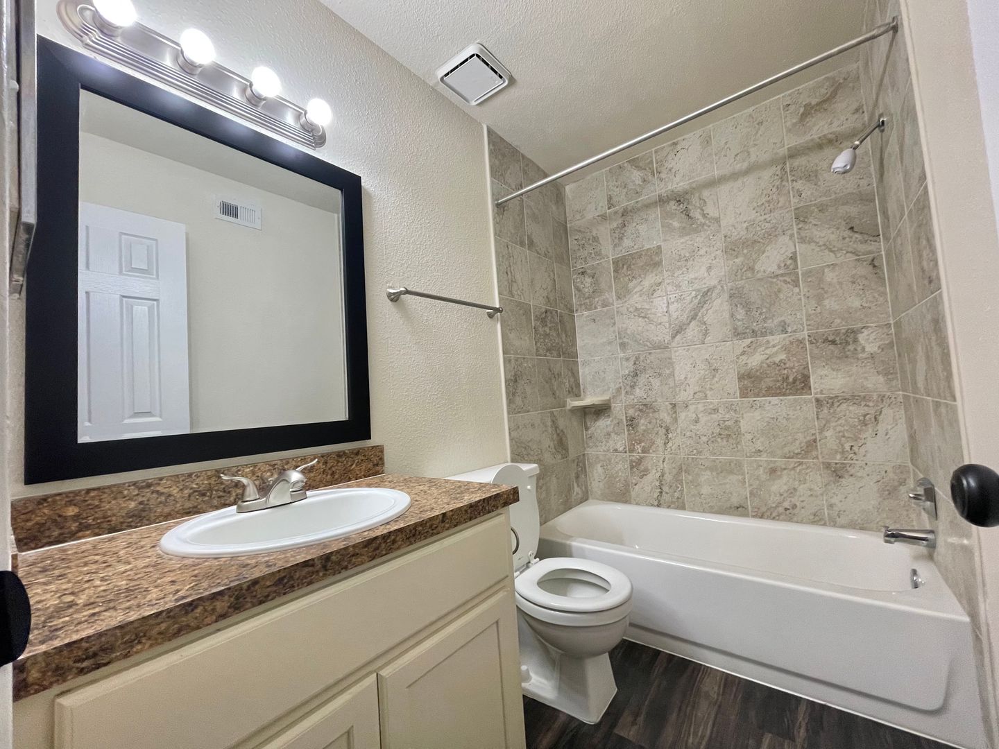 Houston Apartment: 17601 Cali Dr