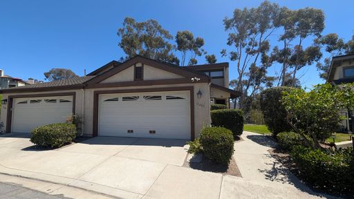 Tierrasanta 3 Bed plus a loft, 3 Bath Canyon Townhome with Views! – photo 1