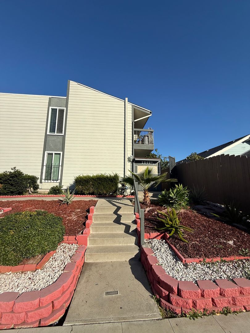 San Diego Apartment: 2840 B St.