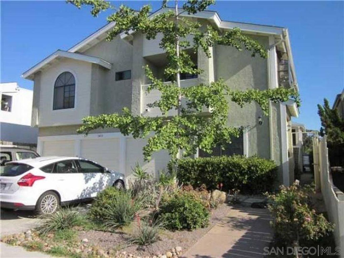San Diego Condo: 1453 Essex St #5