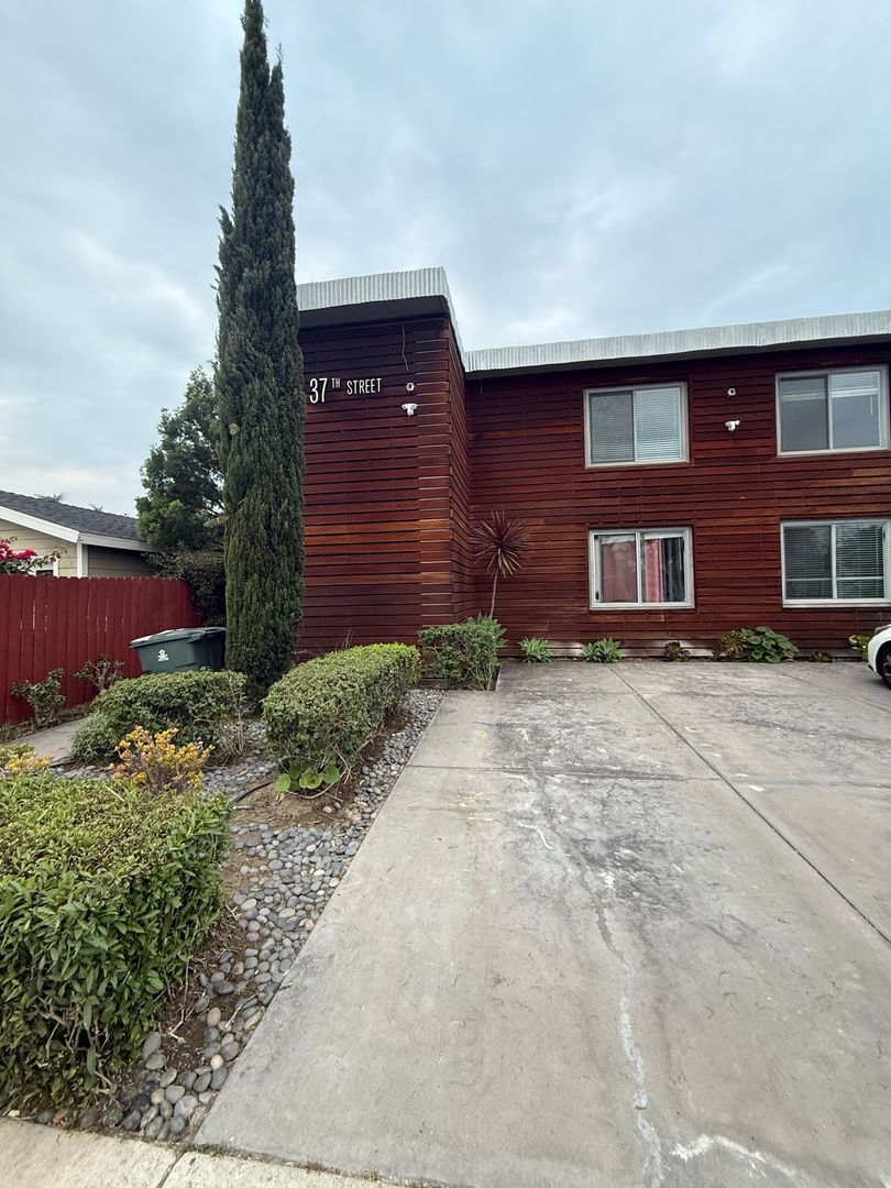 San Diego Apartment: 4414 37th Street