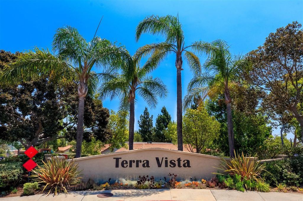 San Diego Condo: 10369 Azuaga St. #155