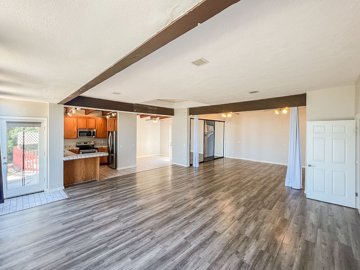 San Marcos Apartment: 913 Cycad Drive