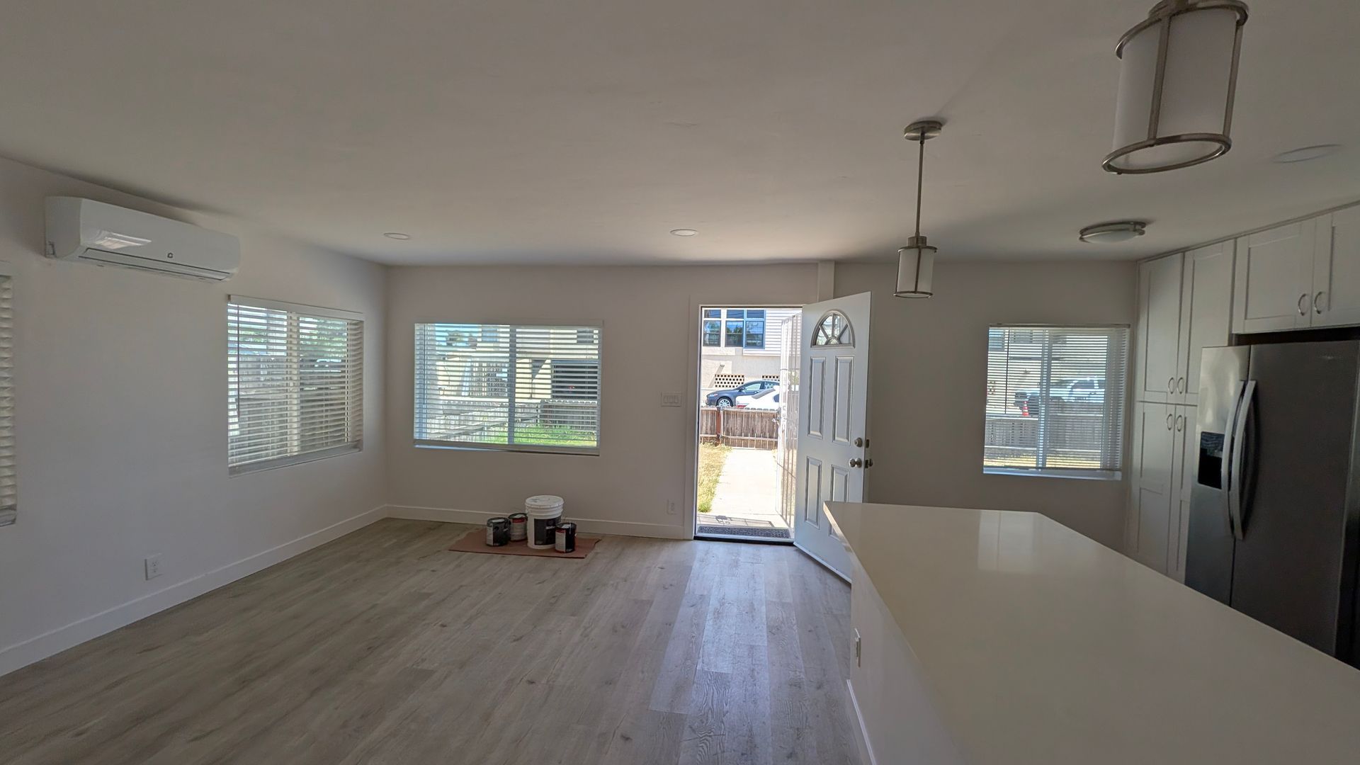 Imperial Beach House: 275 Dahlia St