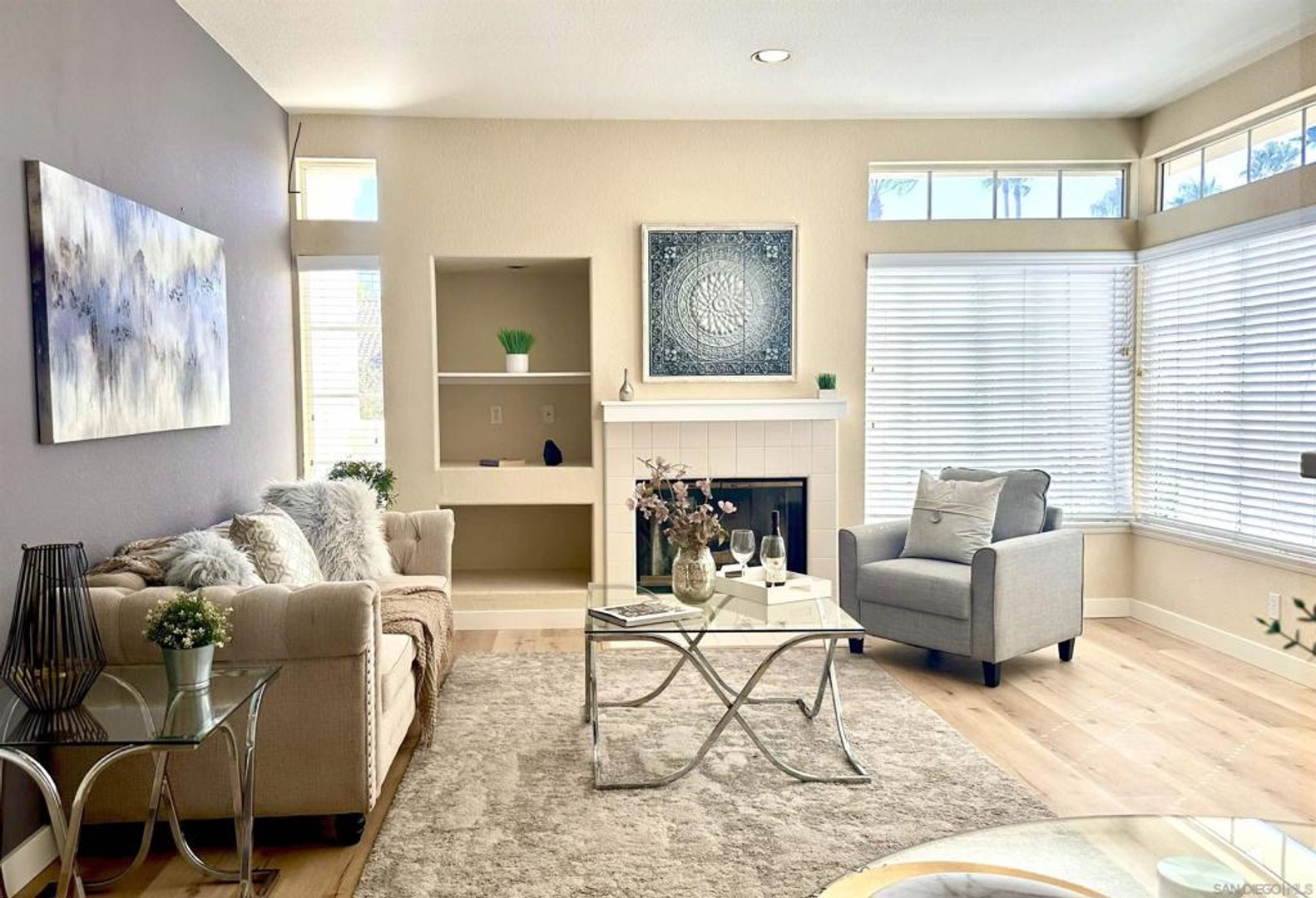 San Diego House: 12626 Springbrook Dr. #A