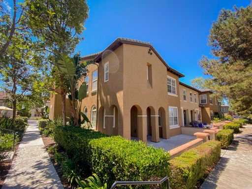Torrey Highlands 3BR Townhome with Garage – photo 1