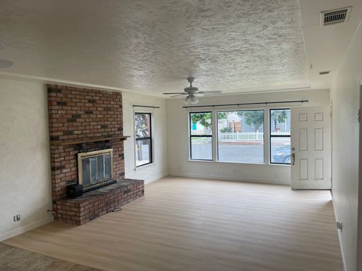 3 Bedroom, 1 Bath Home with Large Bonus Room in Rolando Village – photo 1