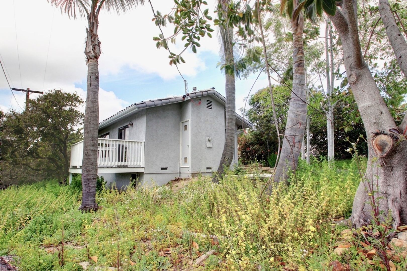 Vista Apartment: 915 Valley Drive