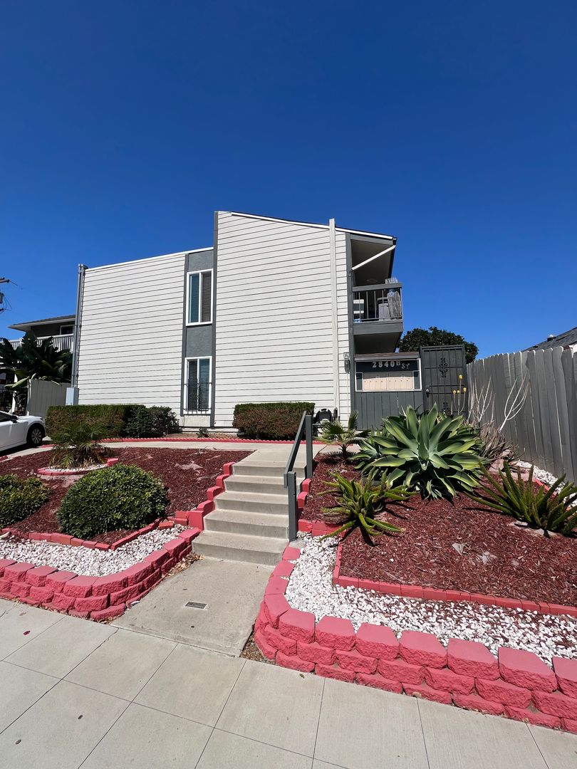 San Diego Apartment: 2840 B St.
