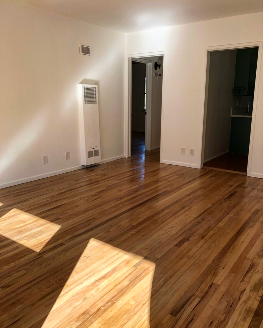 West Hollywood Apartment: 1143 N Formosa Ave