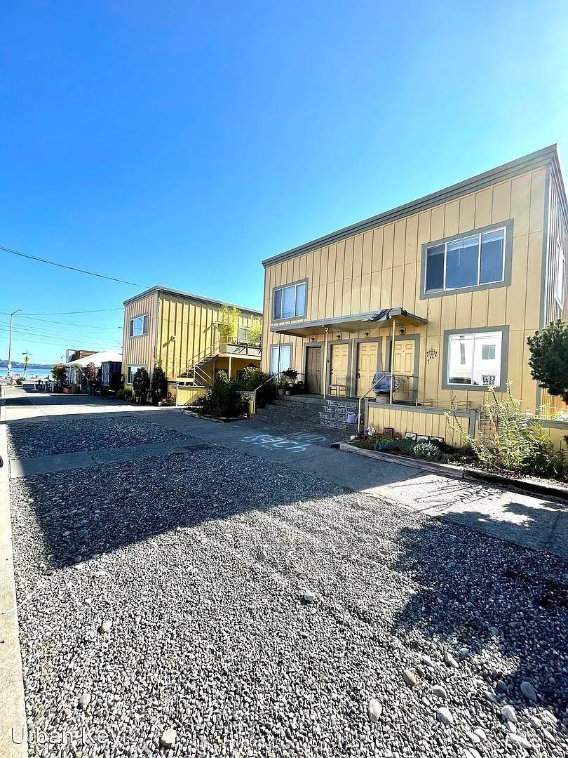 Seattle Apartment: 2708-2712 60th Ave SW