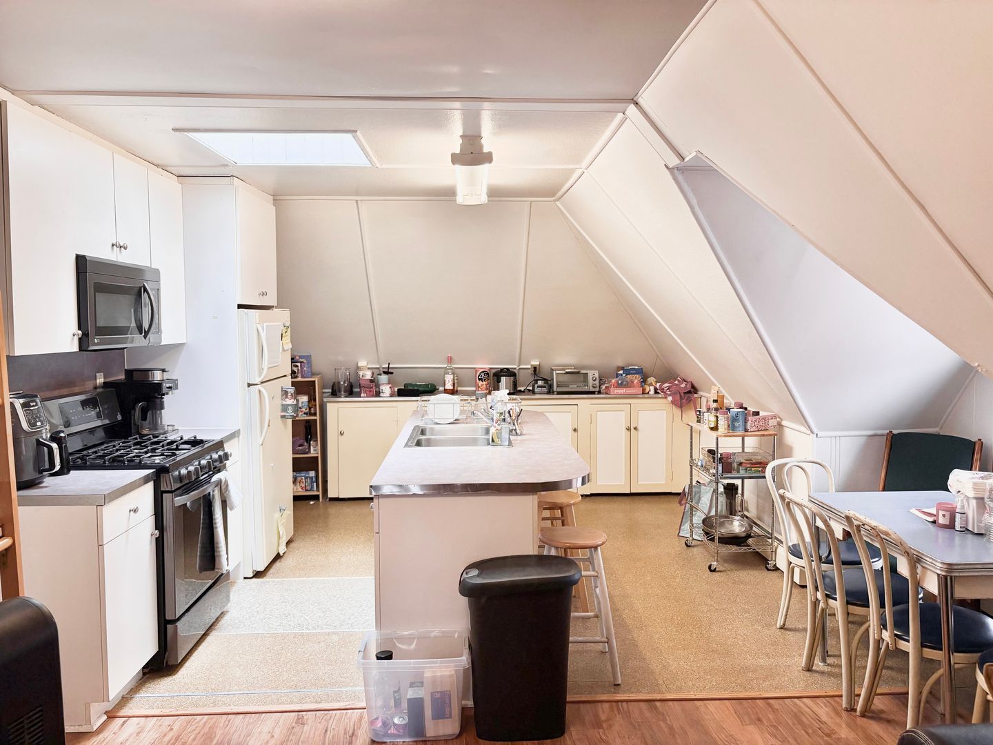 Ithaca Apartment: 127 College Avenue