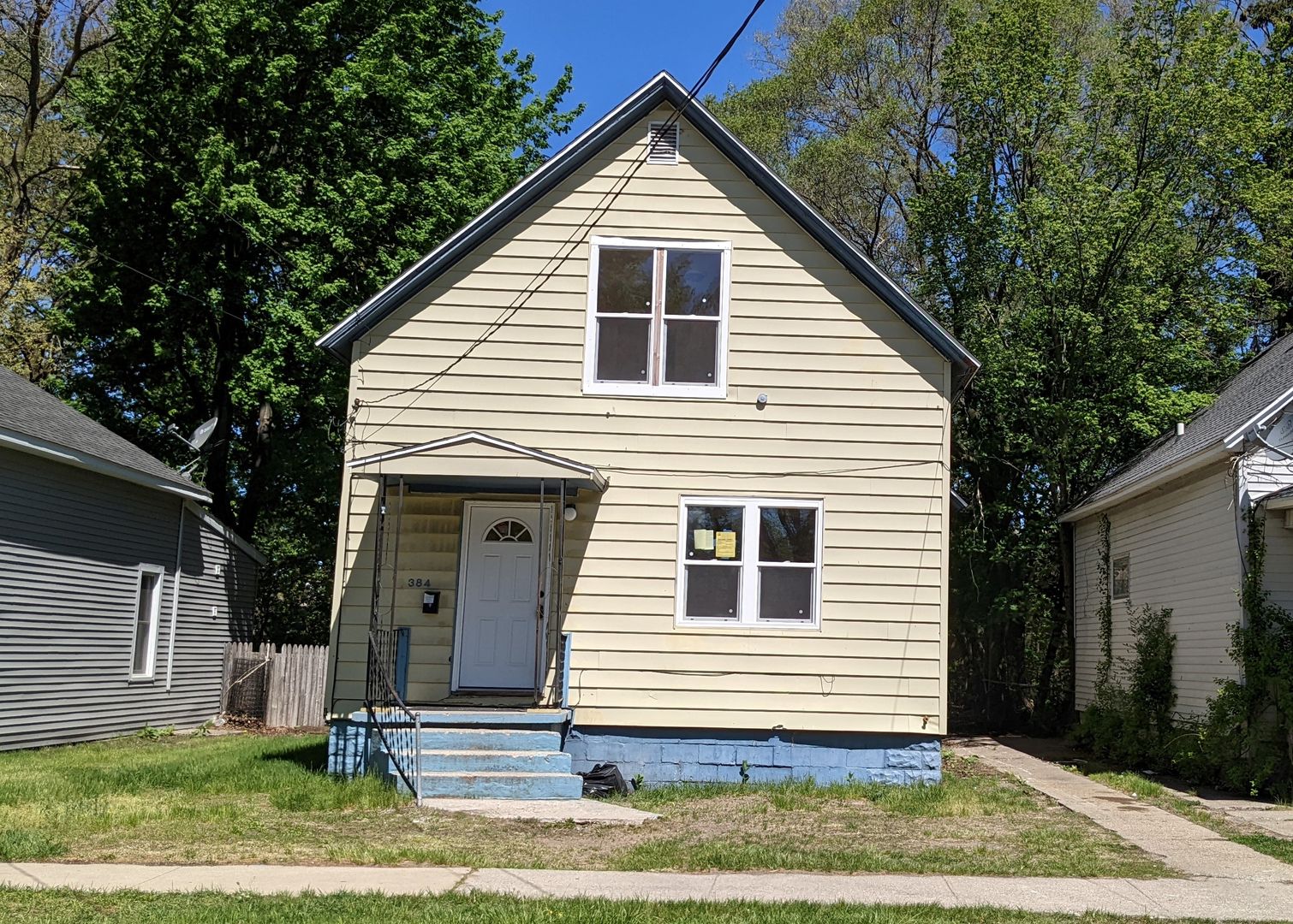 Muskegon House: 384 Iona Ave.