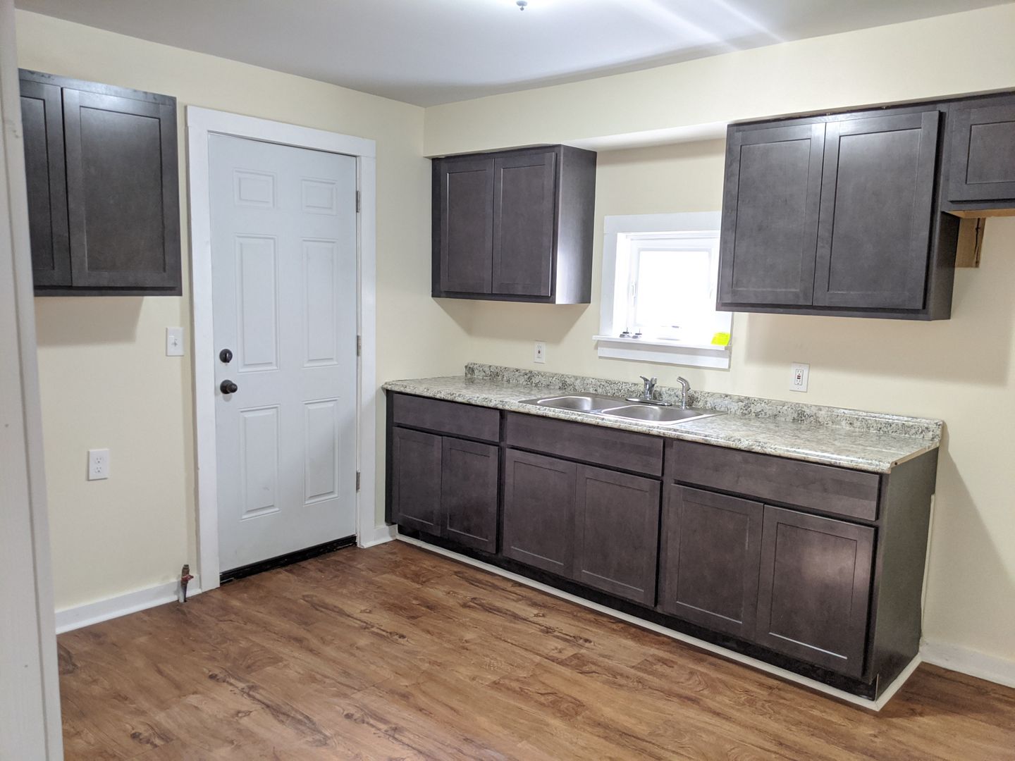 Muskegon Apartment: 487 W. Grand Ave.