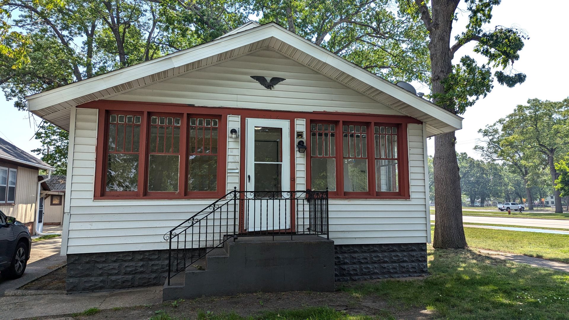 Muskegon House: 1784 Hoyt St