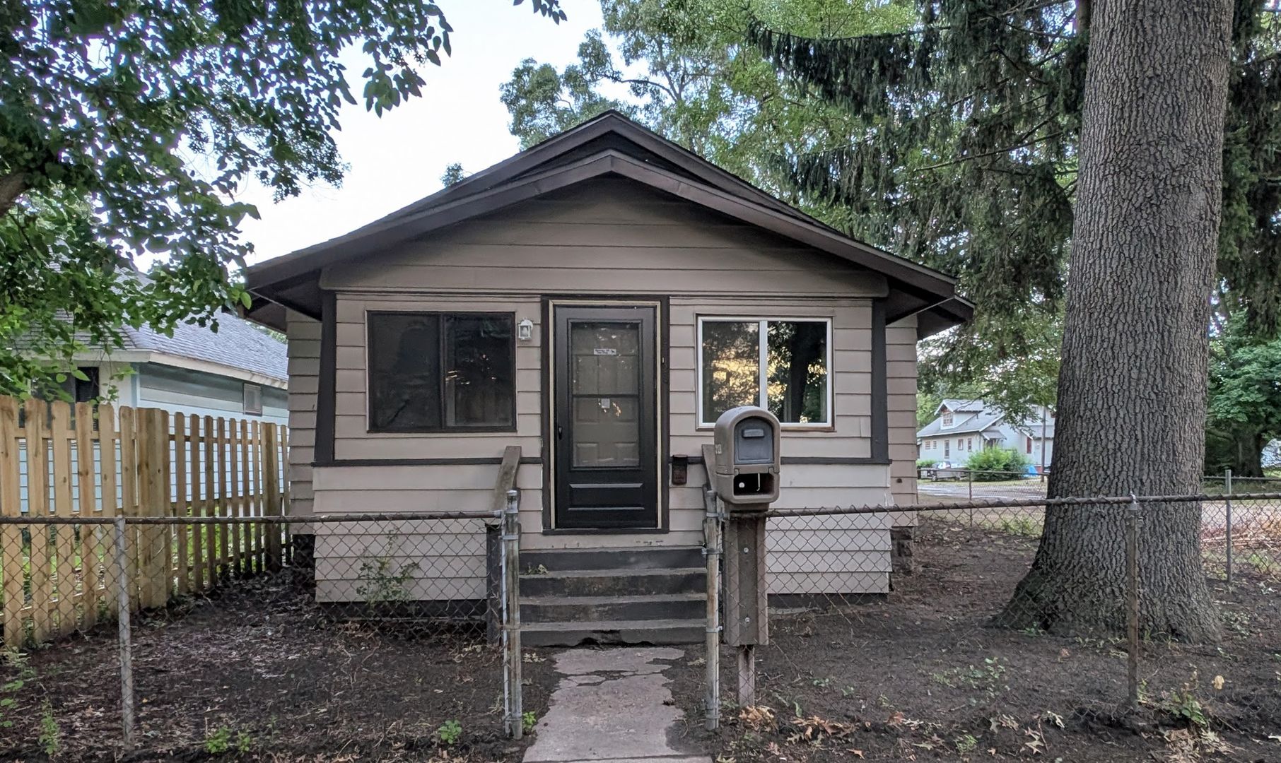 Muskegon Heights House: 2128 8th Street