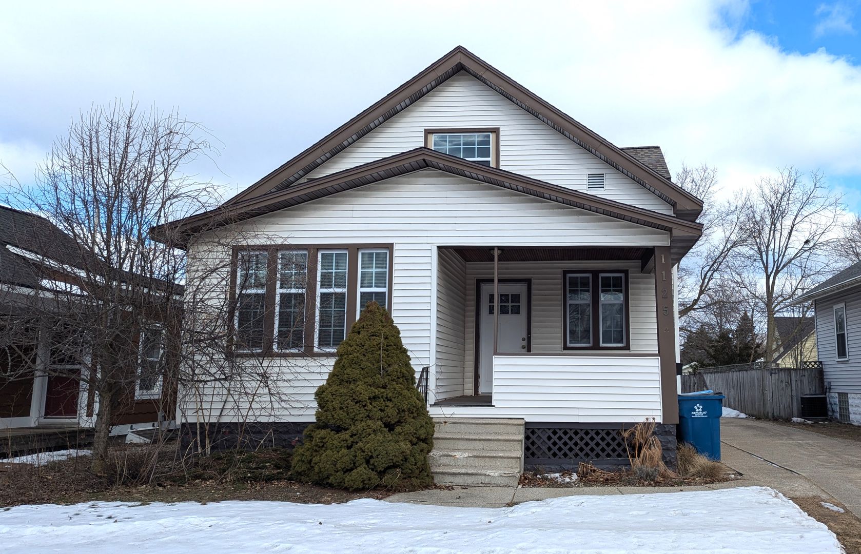 Grand Haven Apartment: 1125 Pennoyer Avenue