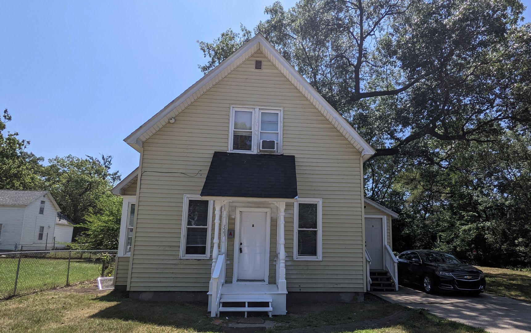 Muskegon Apartment: 523 W Grand Ave.