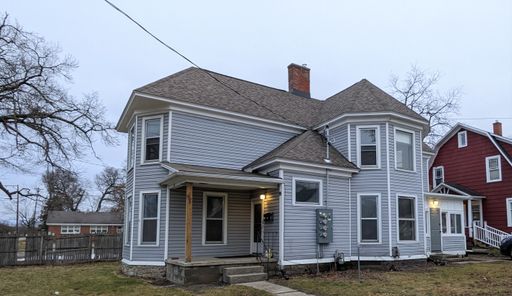 109 Irwin, large 1 bedroom apartment