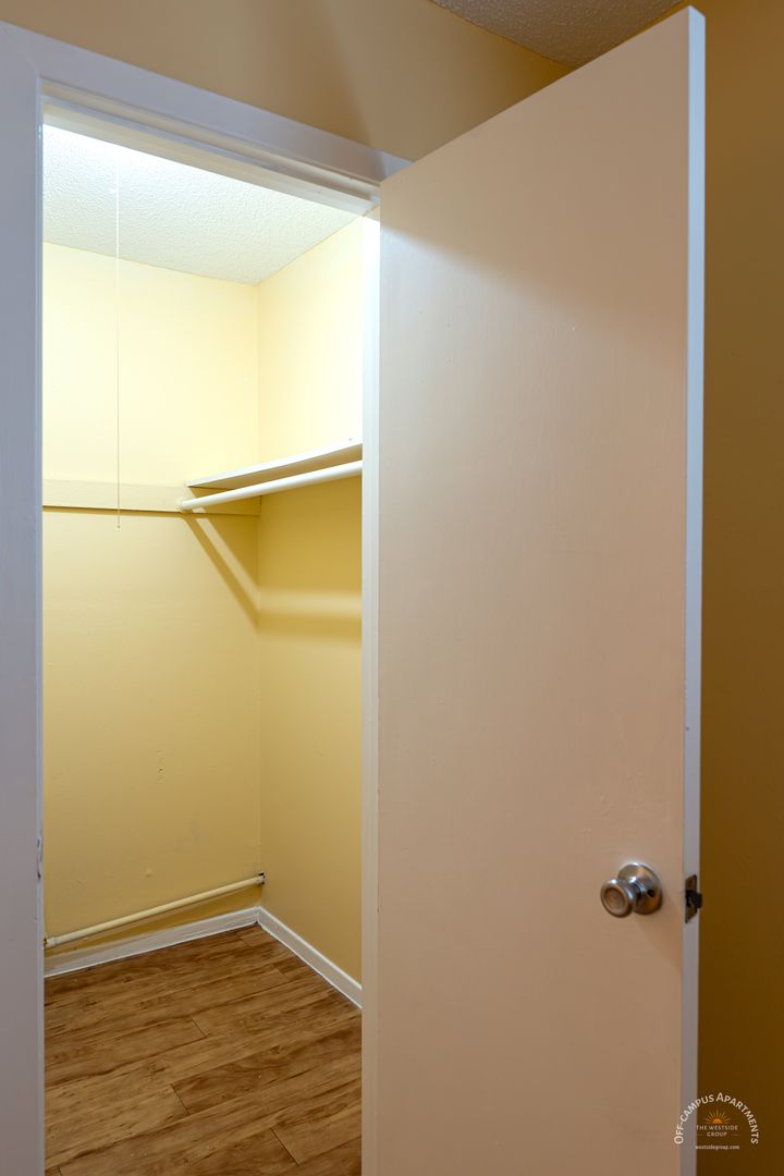 Melroy Apartments 8 of 12