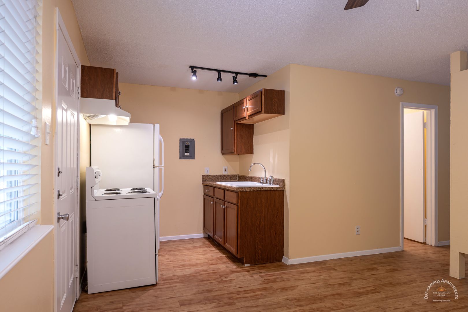Melroy Apartments 3 of 12
