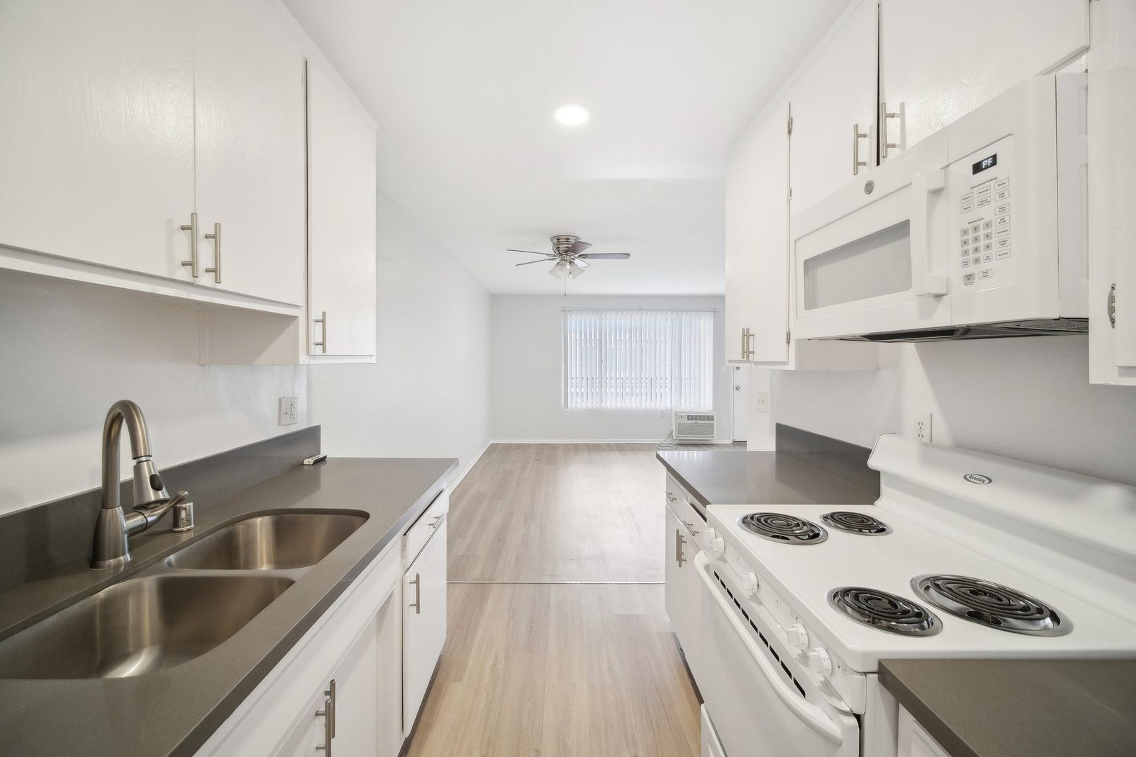 Northridge Apartment: 18411 Vincennes St