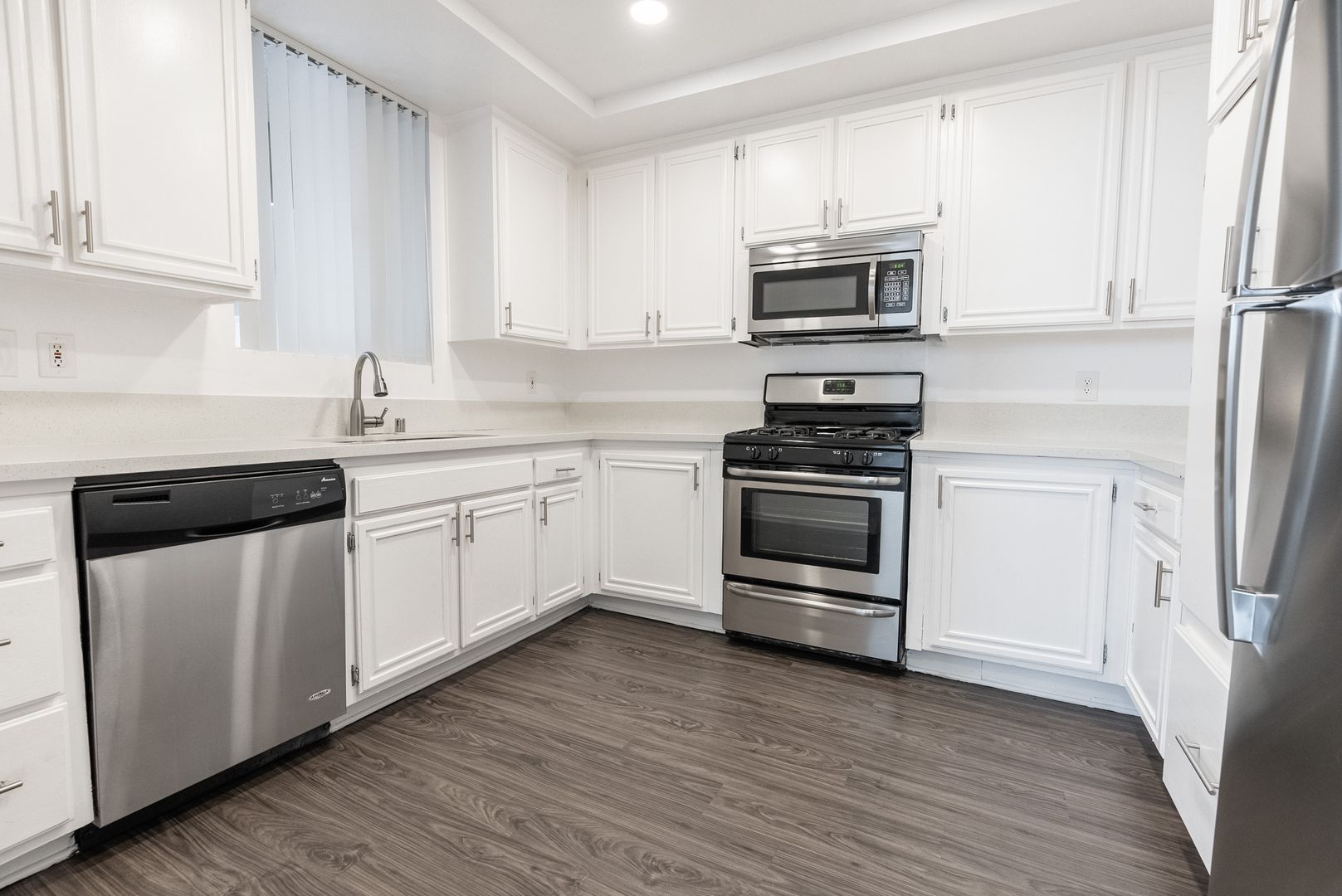 Sherman Oaks Apartment: 4532 Murietta Ave.