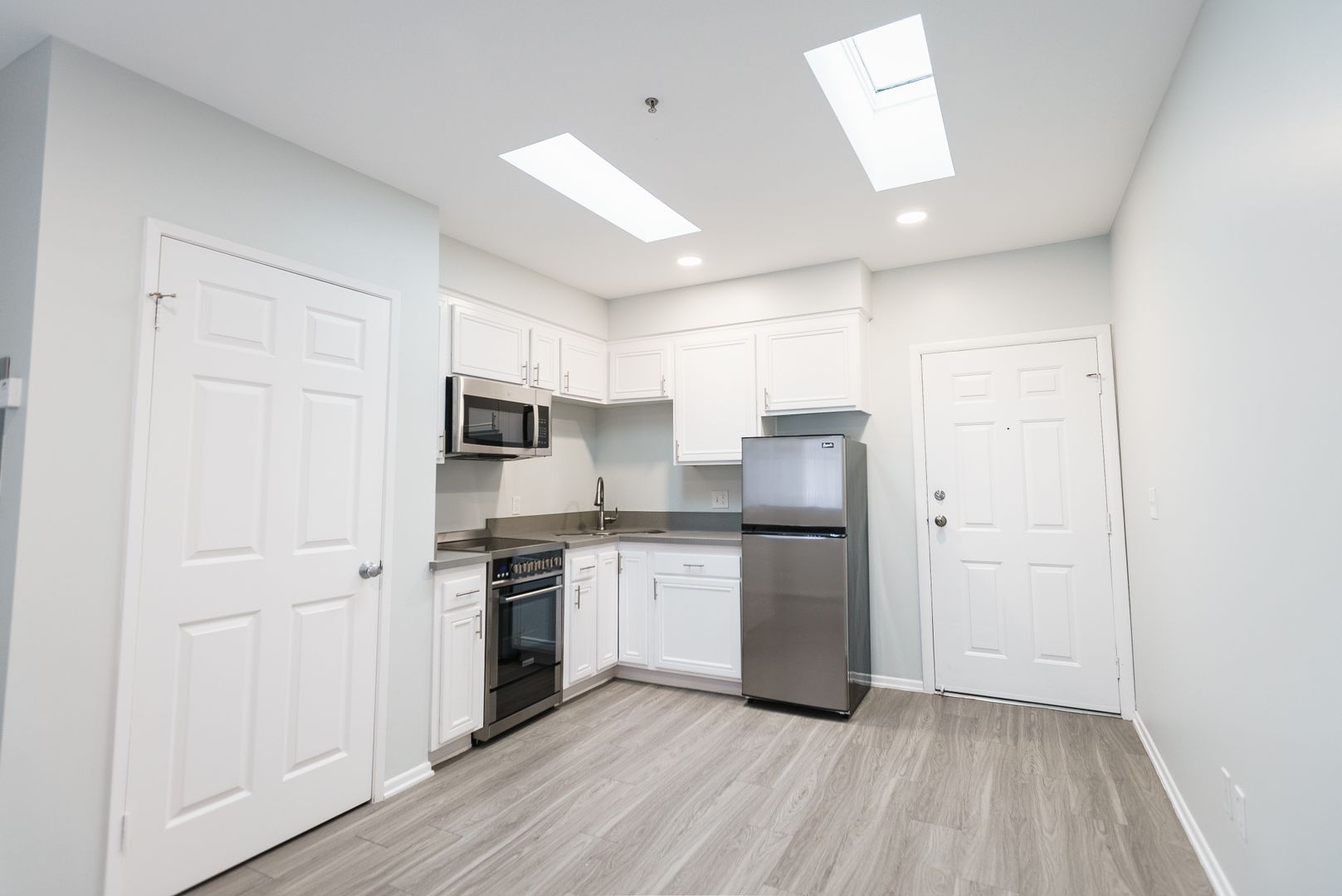 Santa Monica Apartment: 1015 2nd Street