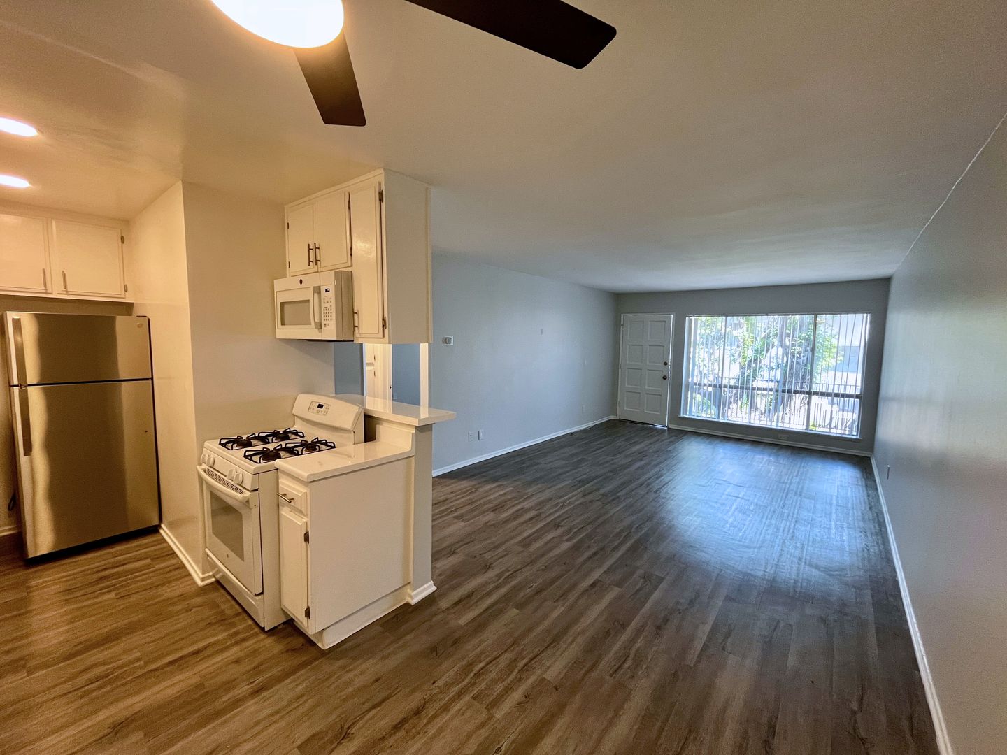 Northridge Apartment: 18400 Prairie Street