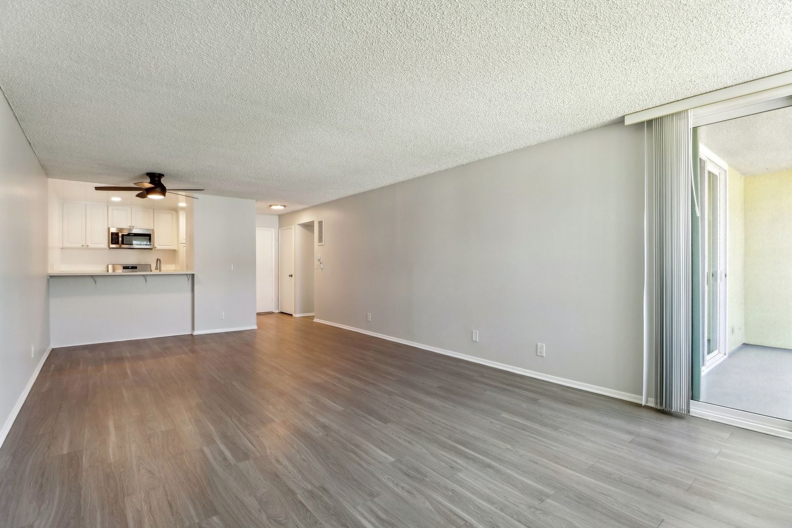 Glendale Apartment: 420 W Windsor Road