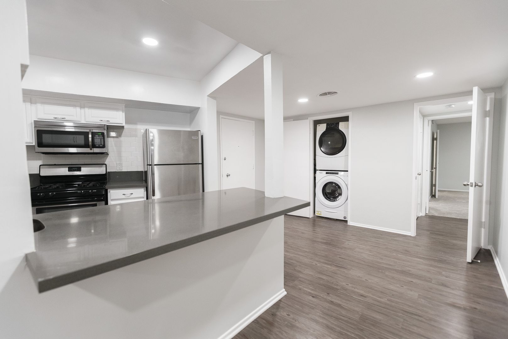 Los Angeles Apartment: 115 N. Wetherly Drive