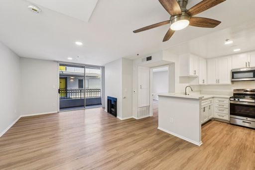 310 Virgil - Gorgeous, fully renovated building located in Koreatown – photo 1