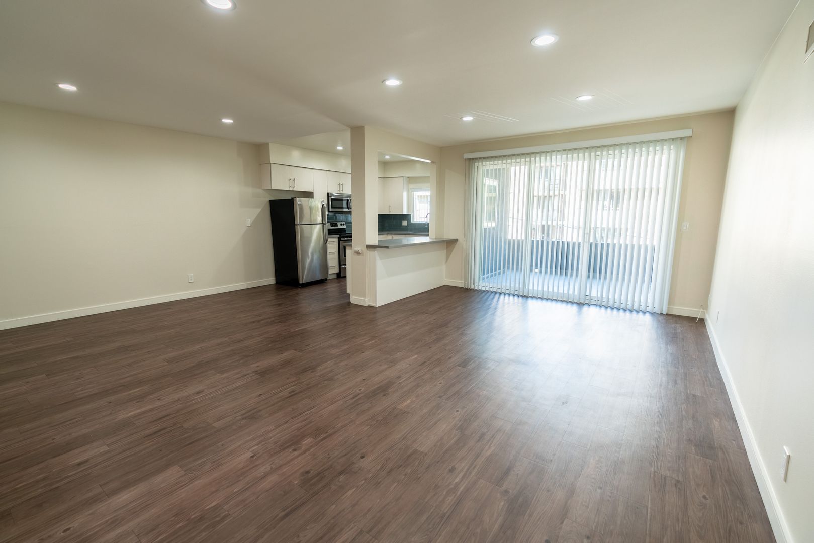 Los Angeles Apartment: 616 North Sweetzer Avenue