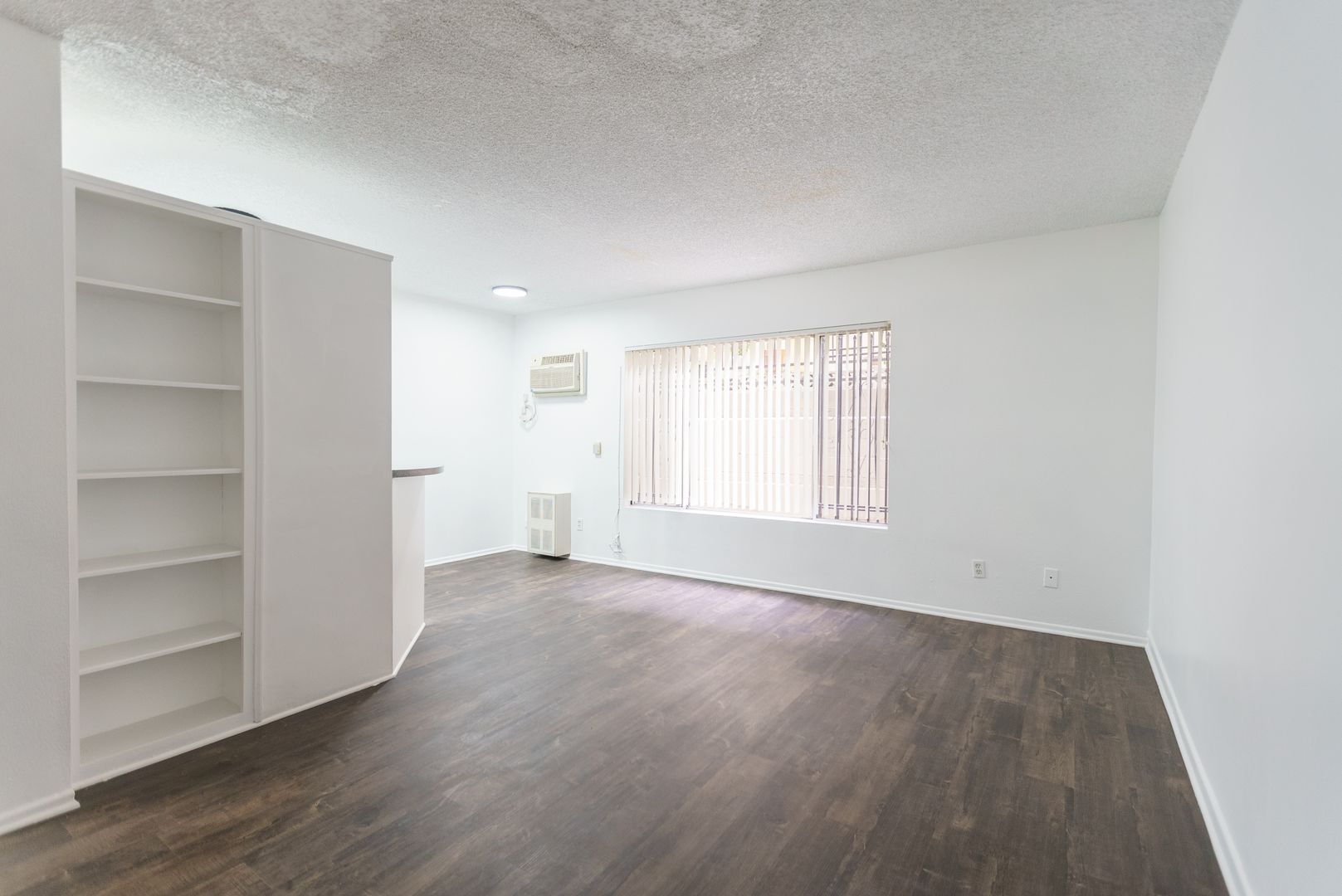 Los Angeles Apartment: 238 S. Serrano Avenue