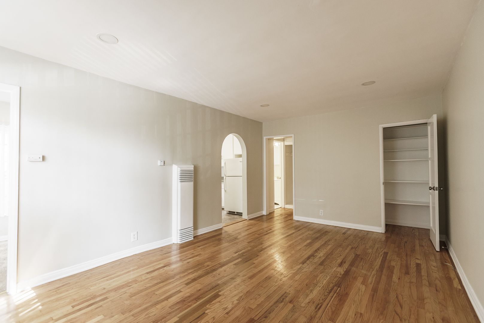 Los Angeles Apartment: 478 Landfair Ave