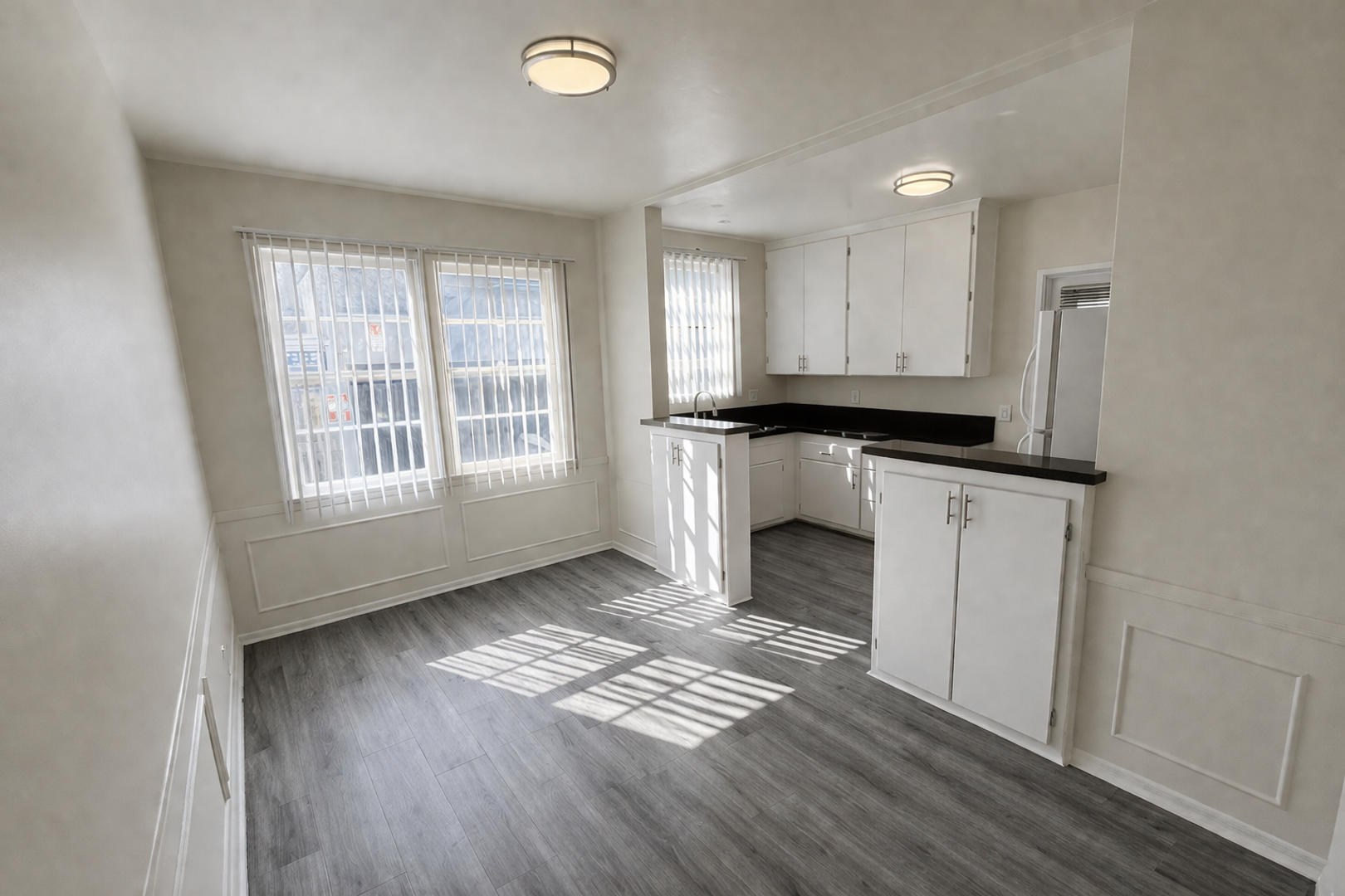 Los Angeles Apartment: 605 Kelton Ave