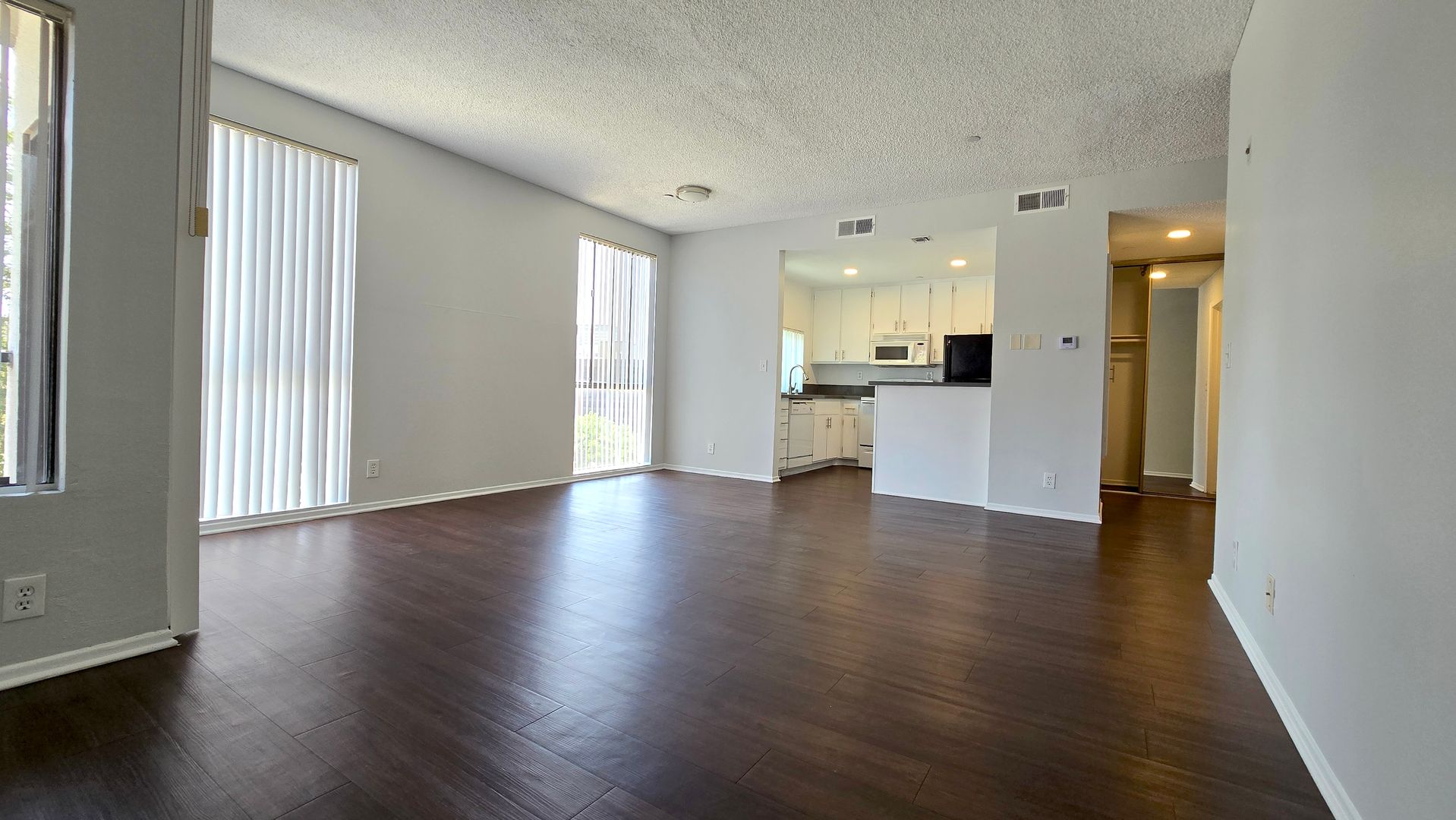 Los Angeles Apartment: 747 Gayley Ave