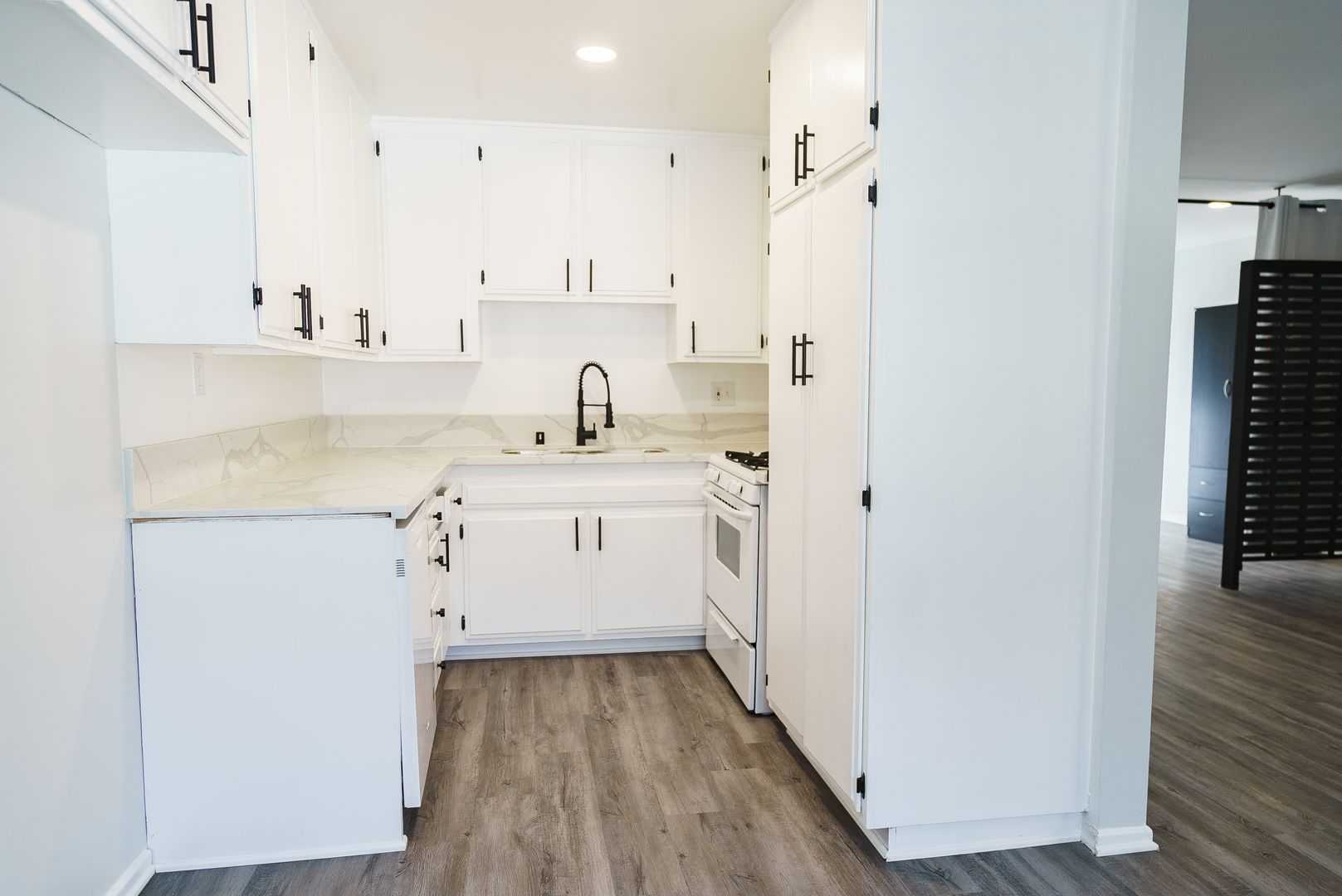 Northridge Apartment: 18407 Dearborn Street